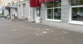 В Костроме на проспекте Текстильщиков с фасада дома летят кирпичи и штукатурка