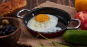 Не сало и не масло: На чём жарят яичницу опытные хозяйки — зарубите себе на носу