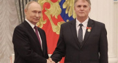 Директор костромской школы №30 получил знак отличия из рук Путина