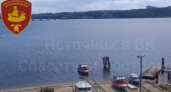 В Костроме спасли сапбордиста, которого едва не затянуло под баржу
