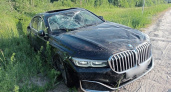В Костромской области 26-летний водитель BMW съехал с трассы и перевернулся: есть пострадавшие