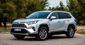 Купил новый RAV4 — думал, влюблюсь с первого километра: а вышло, что раздражают мелочи, о которых раньше и не задумывался