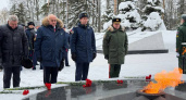 В День защитника Отечества костромичи почтили память погибших у Вечного огня