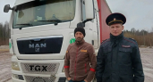 Дальнобойщик из Турции застрял в Костромской области из-за беды