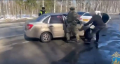 Разбили окна и выволокли из авто: в Костроме взяли крупных наркодилеров