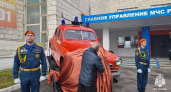 В Костроме открыли памятник легендарному пожарному автомобилю «Победа»