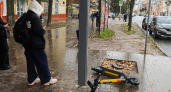 В Костроме у ребенка-инвалида обманом отняли самокат
