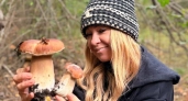 Яна Рудковская собрала в костромских лесах пять корзин грибов