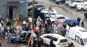 Костромичи окружили погибшую на Профсоюзной женщину