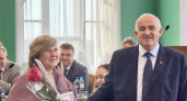 Украсившая Кострому цветами женщина получила букет от Ситникова