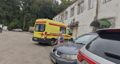 Мужчину без сознания на тротуаре в Костроме спасали с помощью силовиков