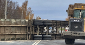 В Костроме перевернулся мусоровоз