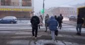 Первый снегопад идет на Кострому
