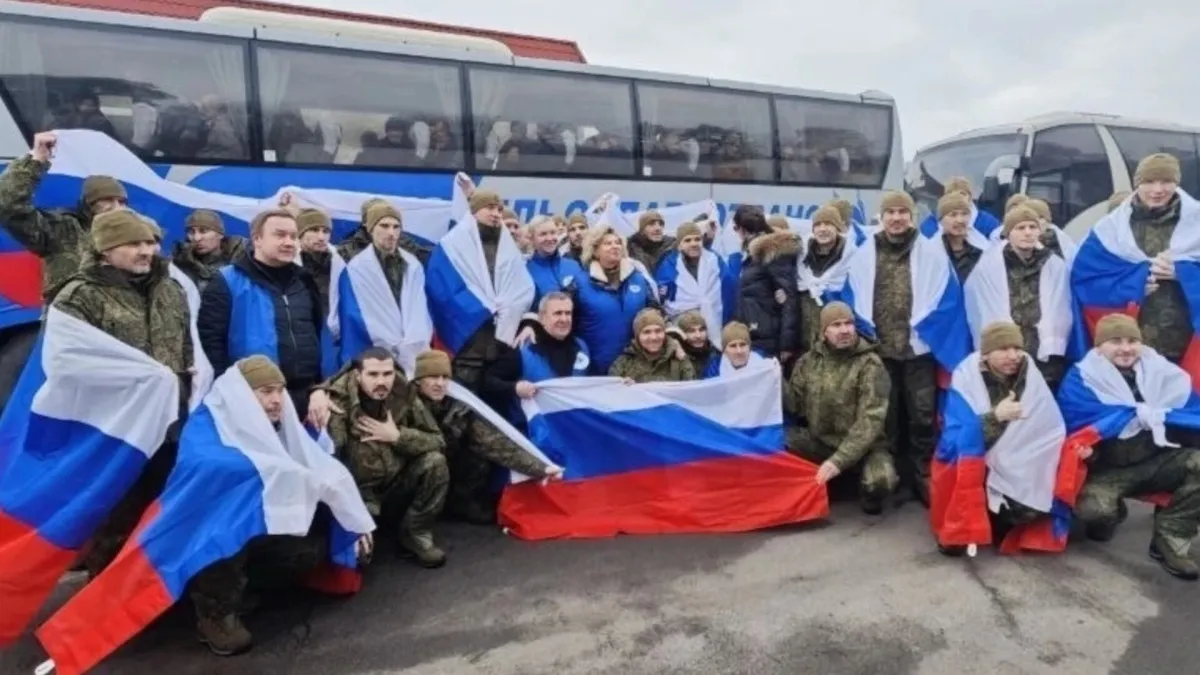 Жителя Костромы вернули из плена ВСУ вместе с 300 россиянами