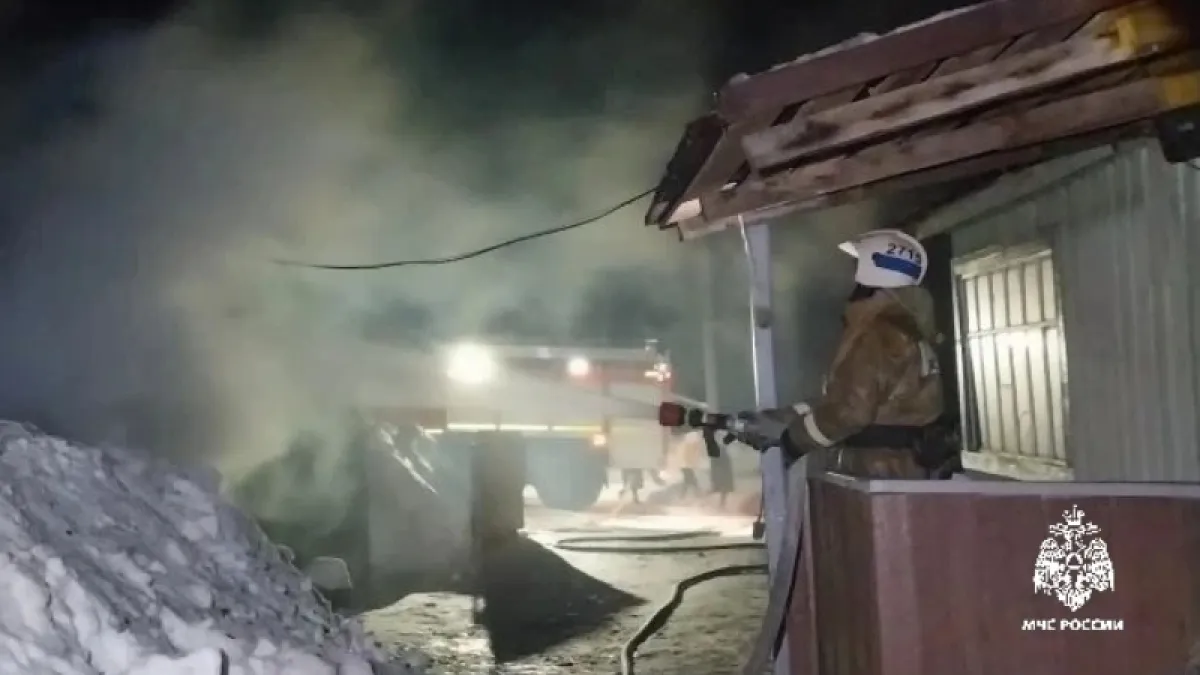 Ночью в Костроме загорелось трехэтажное здание