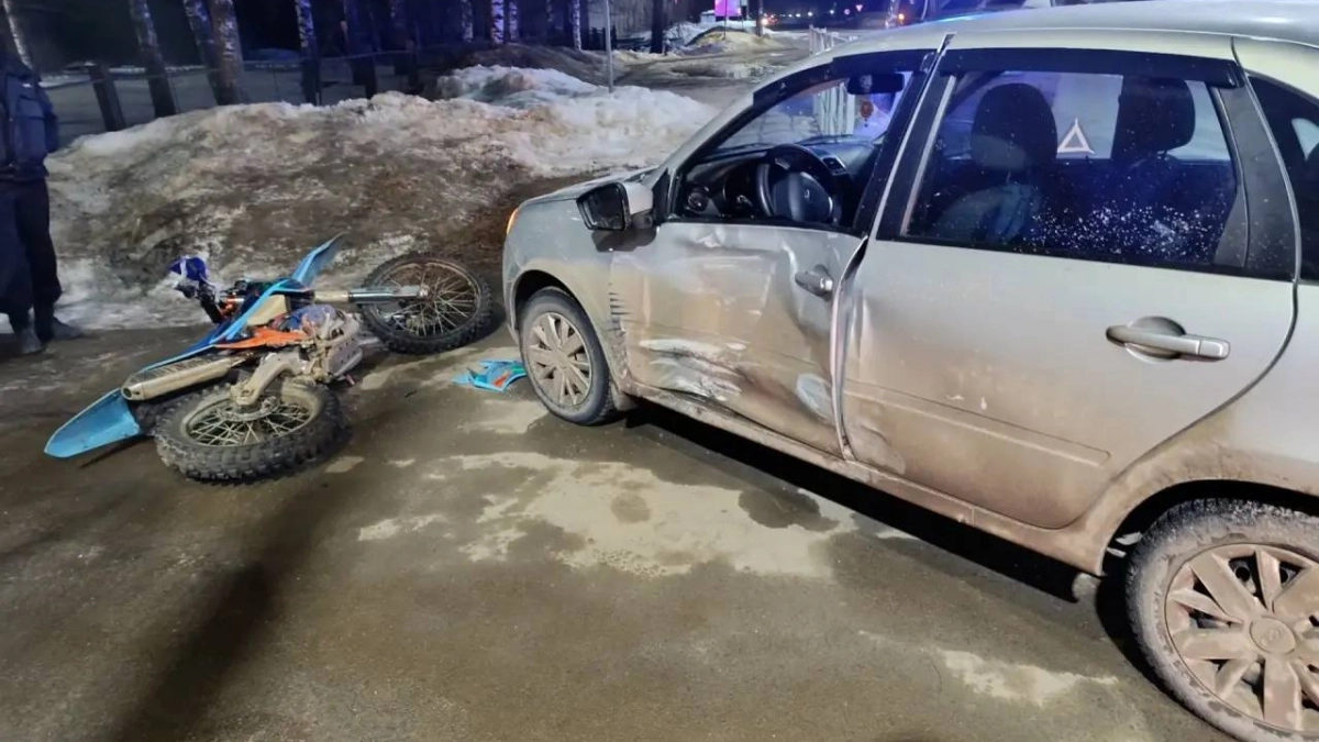 Двое детей попали в больницу Костромы после ДТП на мотоцикле