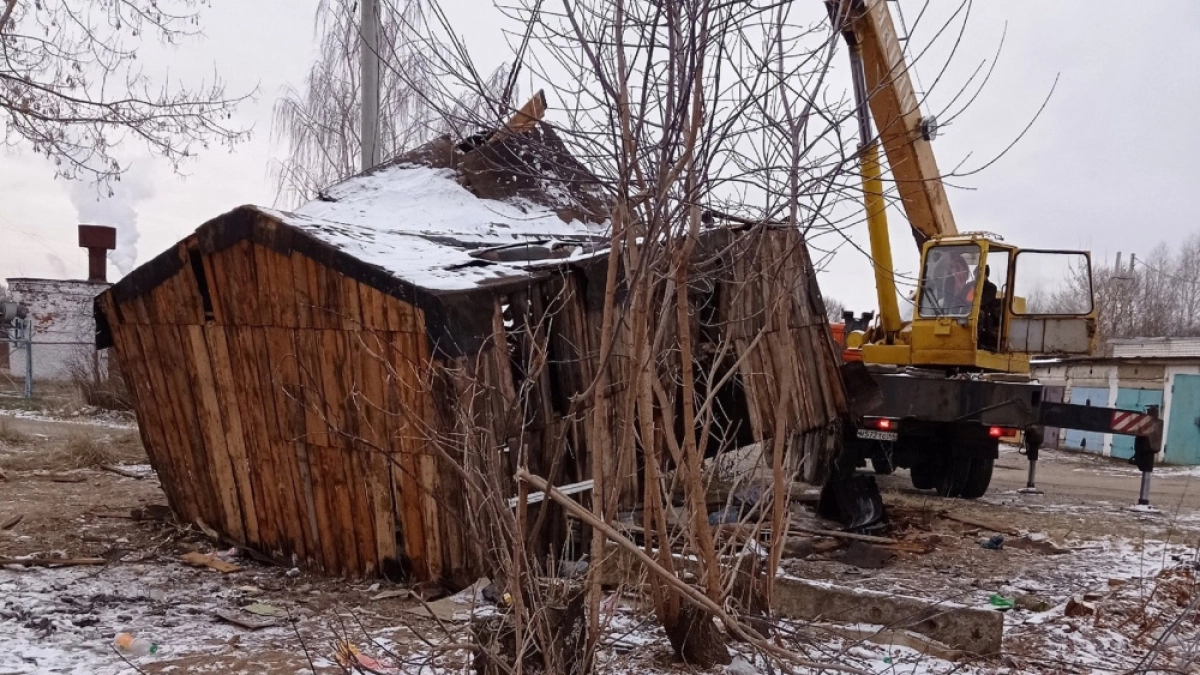 В Костроме сносят гаражи и киоски ради безопасностей жителей