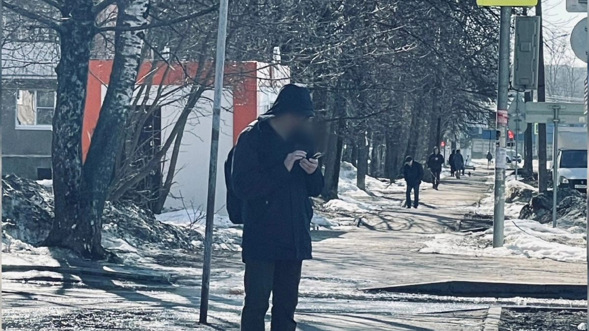 "Его уже били мужья": костромички опасаются мужчину, разглядывающего детей и женщин