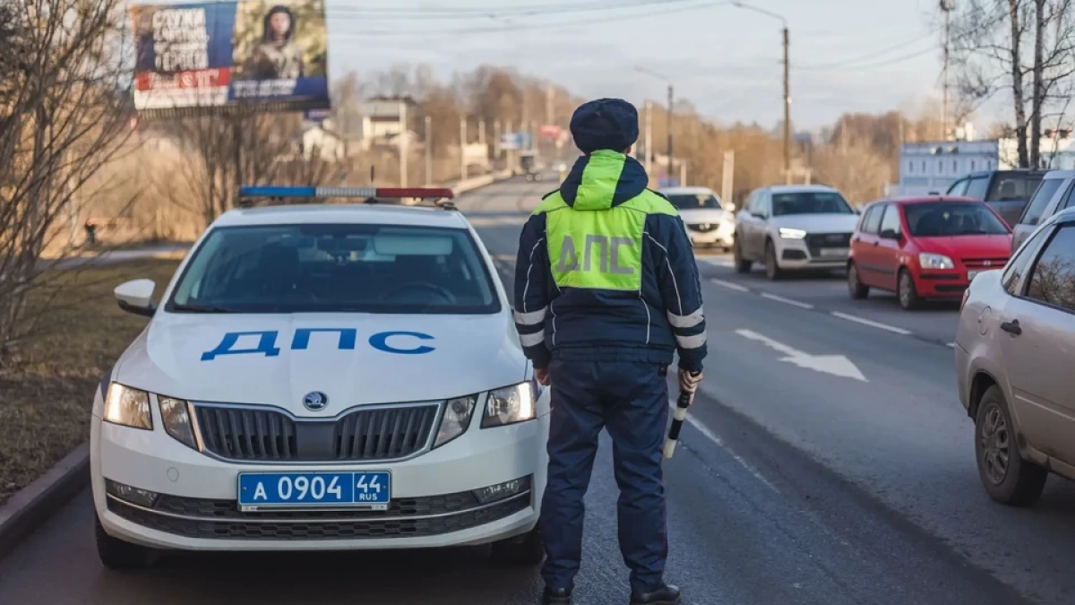 У злостных нарушителей дорожных правил в Костроме отбирают машины на СВО