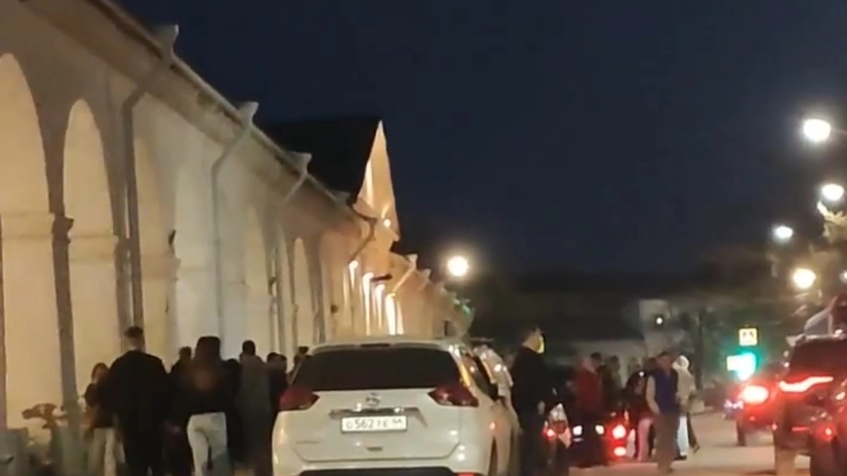 В центре Костромы молодежь устраивает тусовки с громкой музыкой по ночам