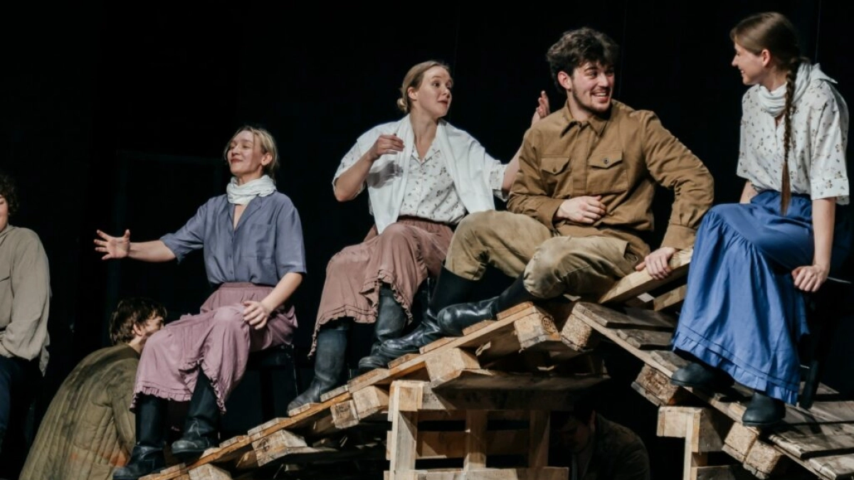 Дети Сергея Безрукова едут в Кострому