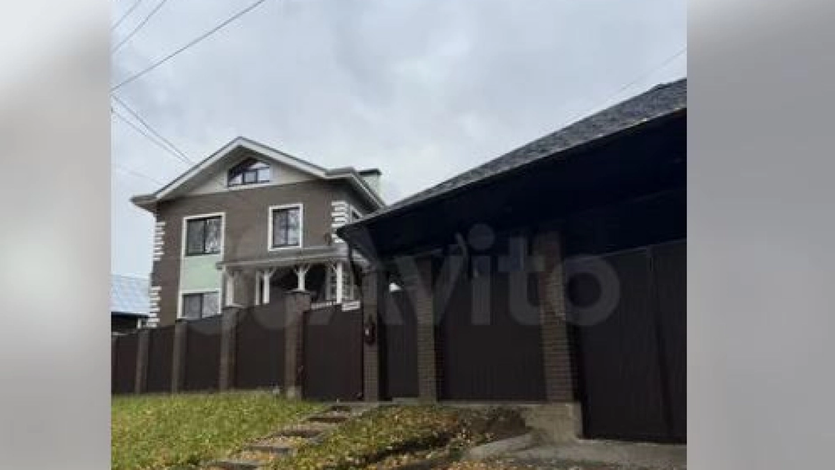 В Костроме за 55 миллионов продают замок в английском стиле