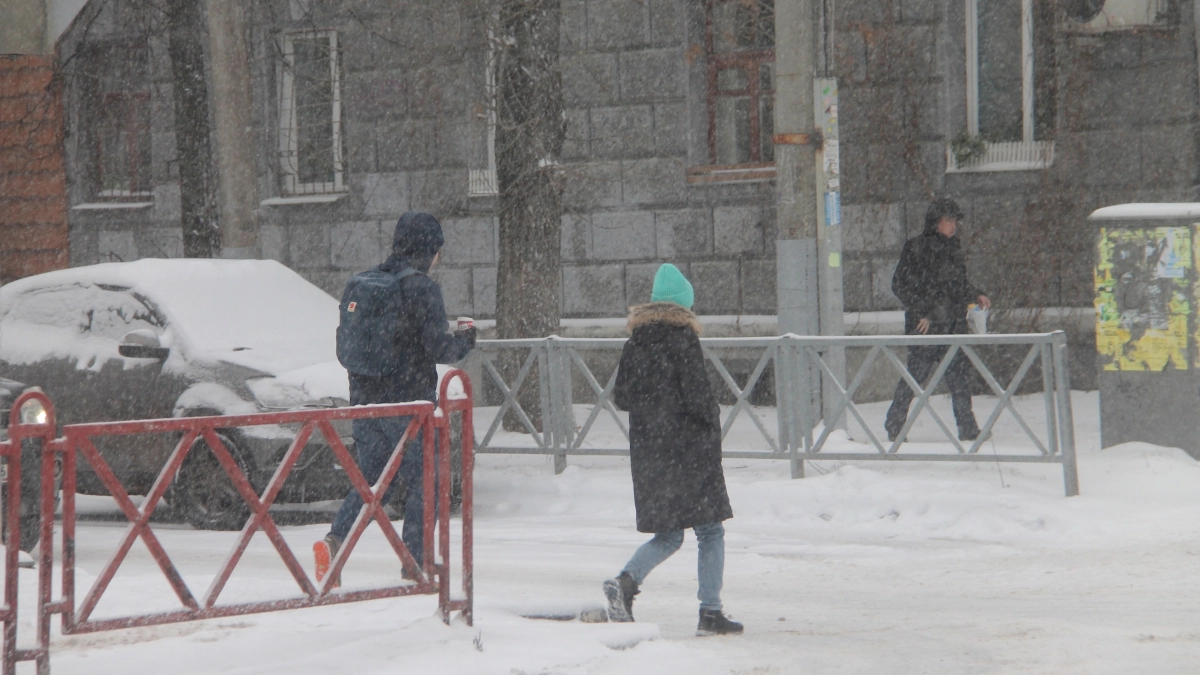 Костромичей просят спрятать телефоны из-за отката к зиме в середине апреля 