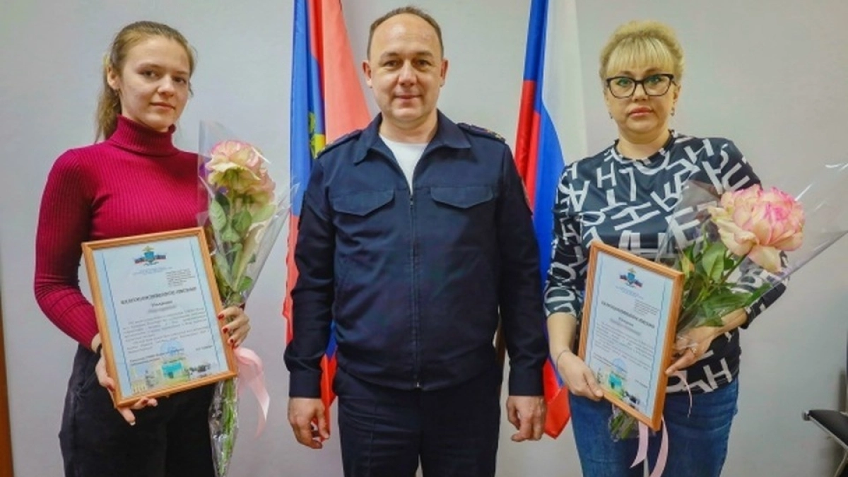 Почтальоны из Костромы спасли бабушек с дрожащими руками