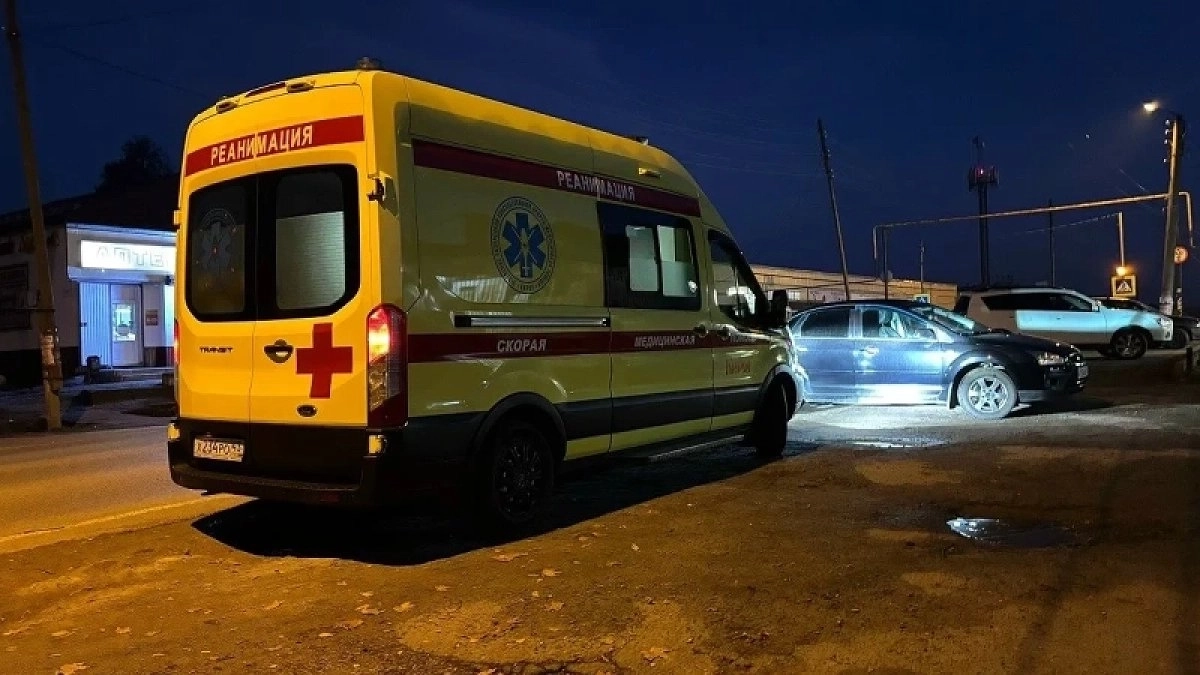 В Красносельском районе иномарка сбила малыша 4 лет на беговеле