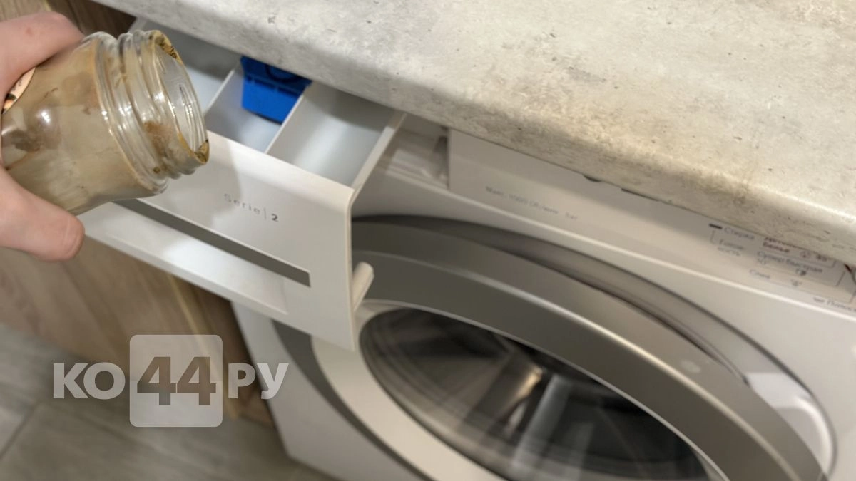 Вы всё это время стирали неправильно: посмотрите, на что ушлые мамы заменили порошок - результат ошеломит даже профи