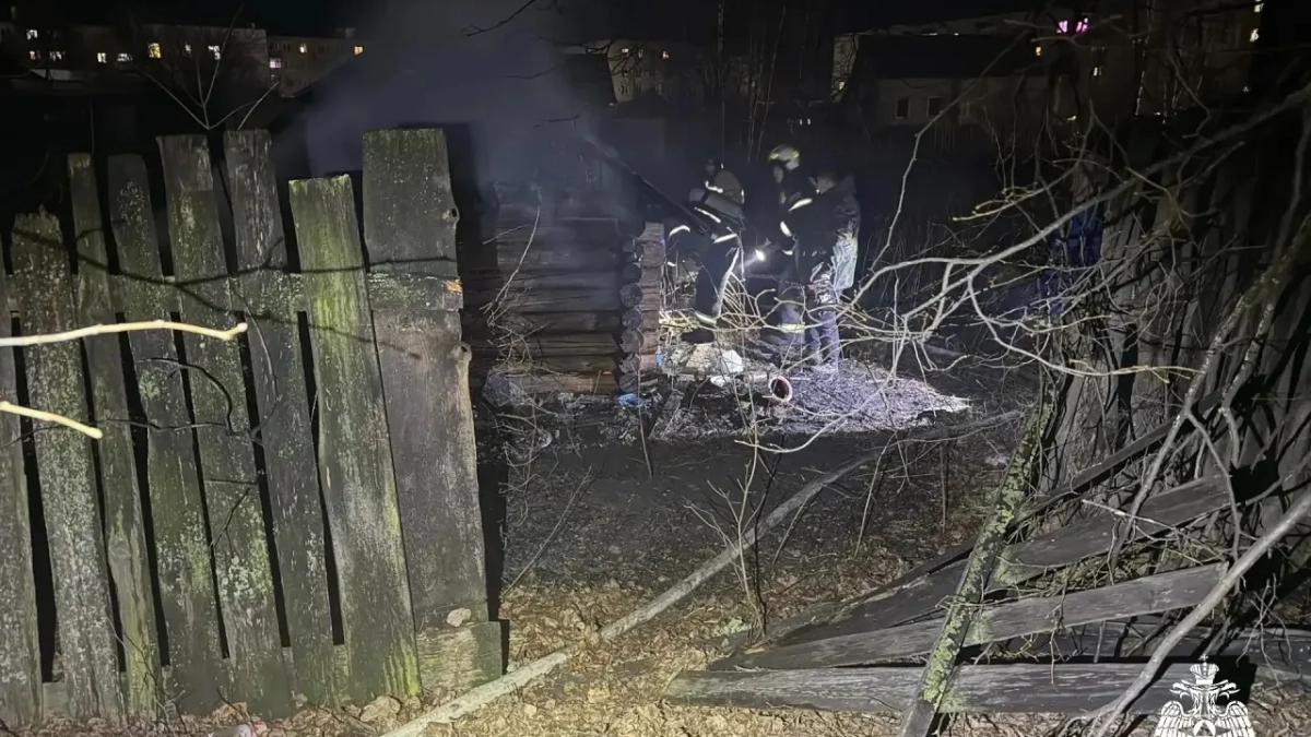 На пепелище в заброшке под Костромой нашли тело мужчины