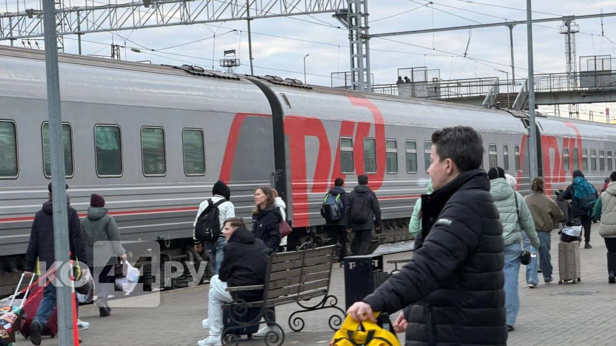 Постель с секретом и чай с сюрпризом: 6 вещей, которые проводники РЖД творят за закрытой дверью, пока пассажиры спят