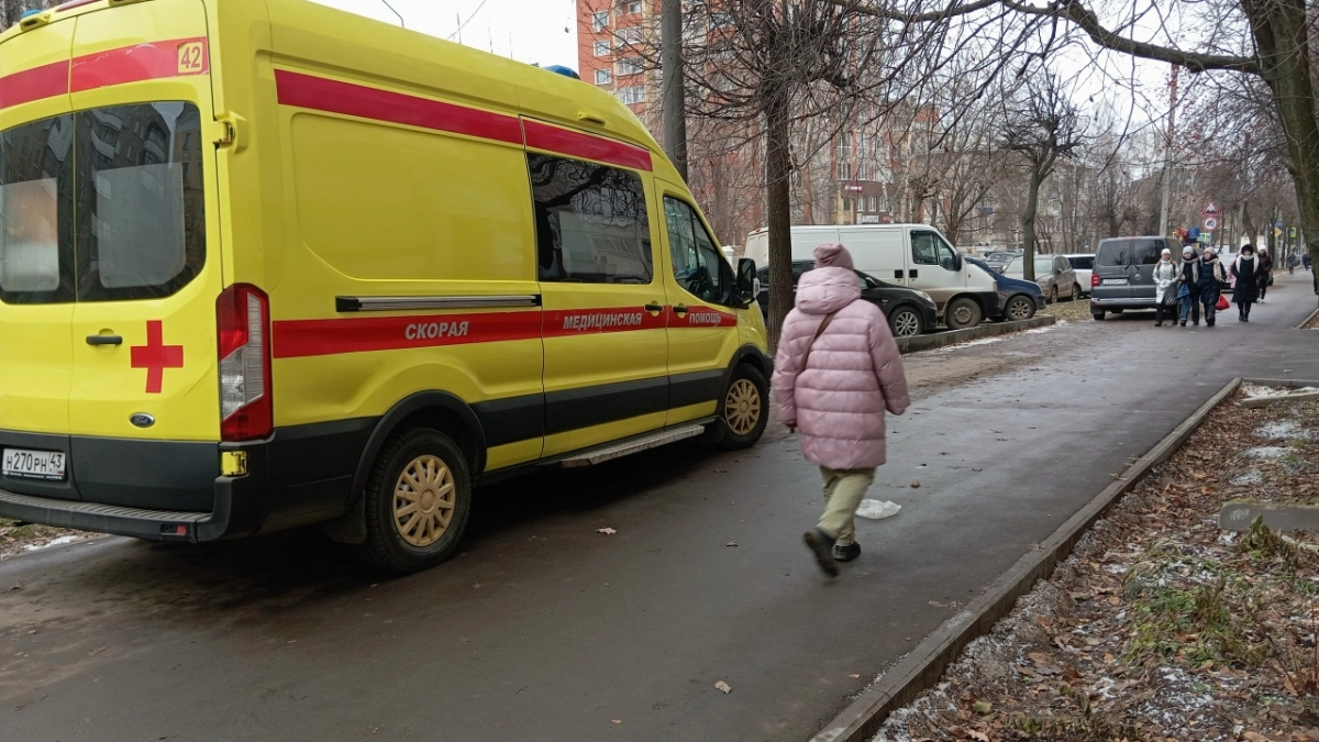 В Шарье под колеса иномарки попал ребенок 8 лет на самокате