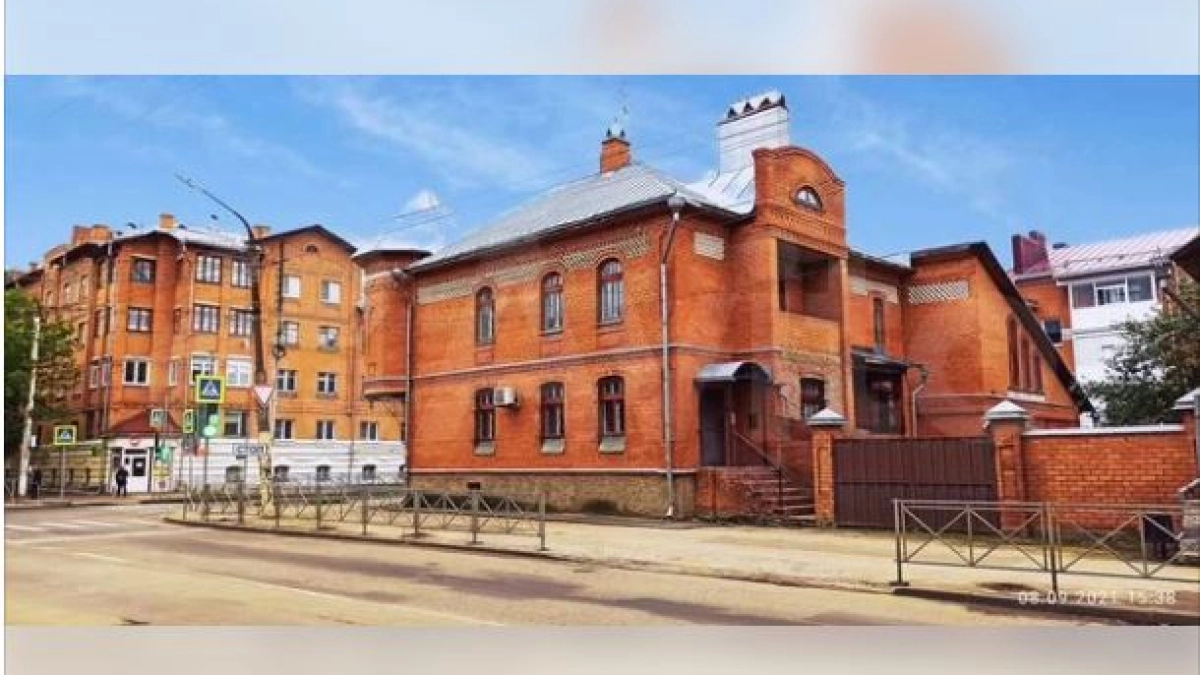 В центре Костромы продают коттедж с личной сауной за 43 миллиона