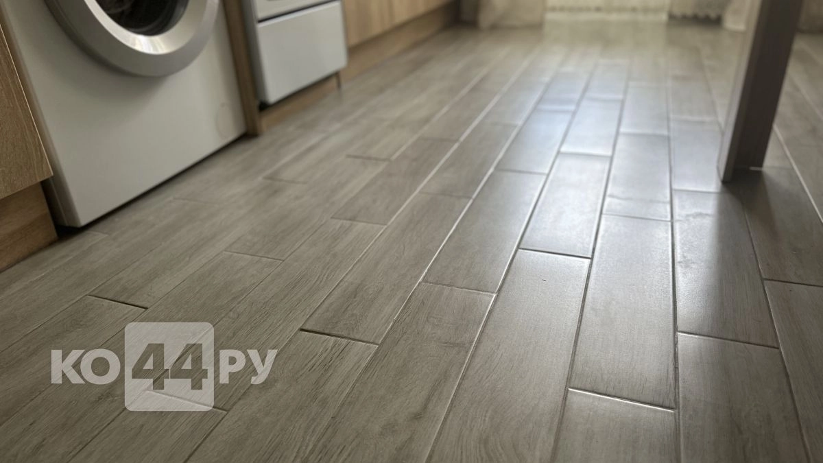 Стелится как ковер, а прослужит лет 50: дешевая замена ламината - переживет даже потоп