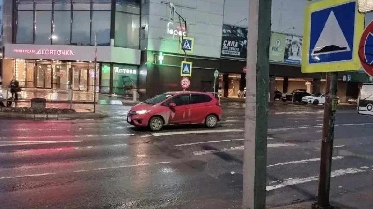 В Костроме водитель Хонды сбил школьницу на пешеходном переходе