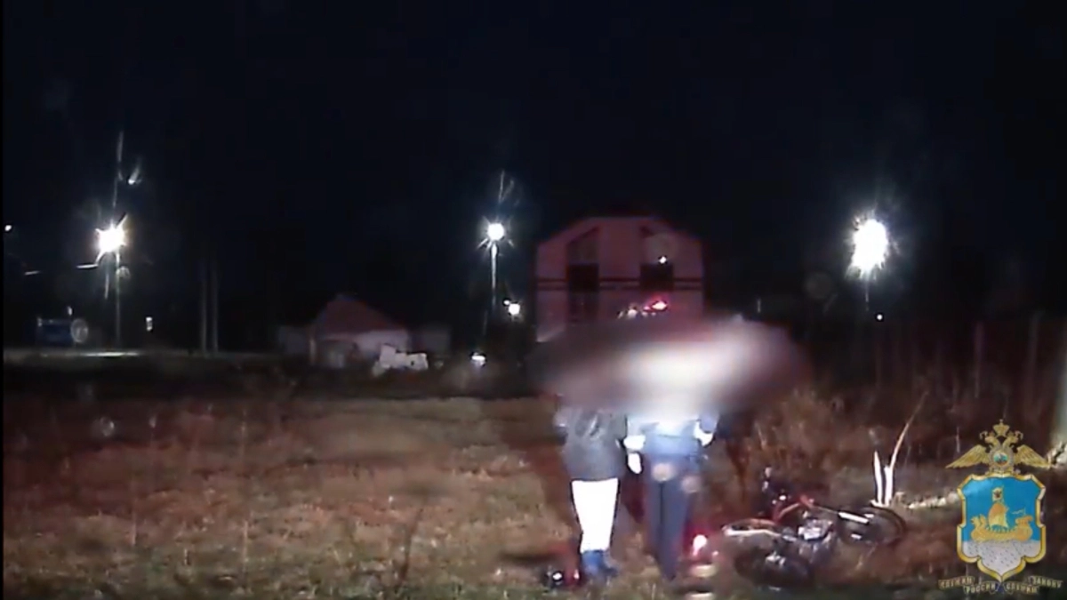 Школьница на питбайке устроила гонки с гаишниками в Костроме