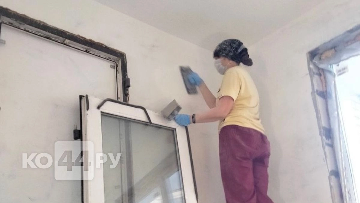 Заделываю дыру в стене без шпаклевки: понадобится только кусочек мела и мыло