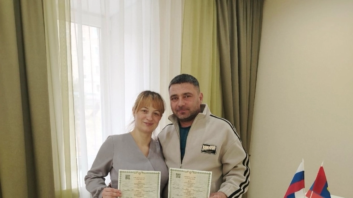 "Победитель по жизни" и "Привлекательный мальчик": в Костромской области родились двойняшки