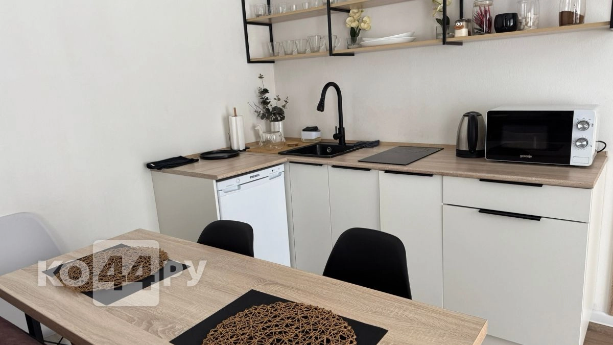 Выглядит на миллион, а стоит копейки: 3 способа обновить старую кухню без замены фасадов и пыльных работ