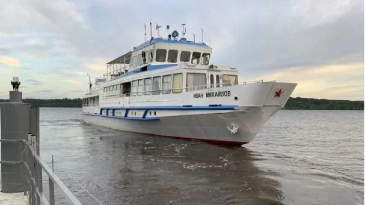 В Костроме за 14 миллионов продают теплоход с банкетным залом