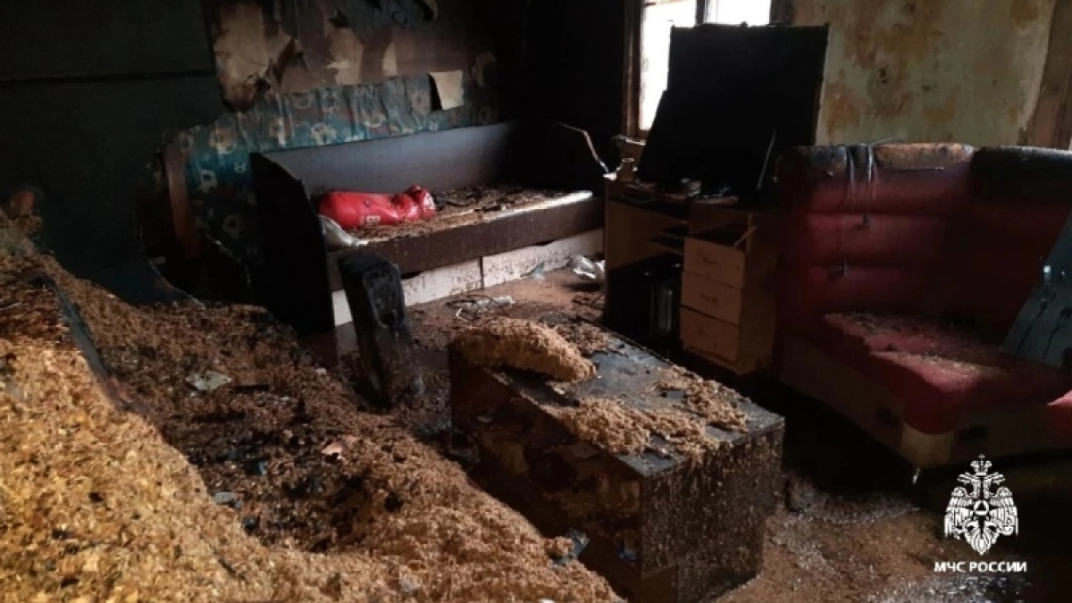 Под Костромой загорелся двухквартирный жилой дом