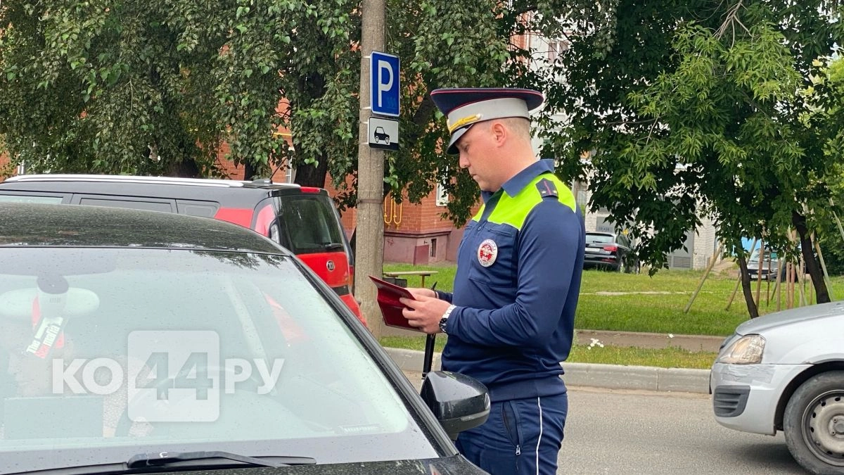 Водителей массово штрафуют на 15 000: всё из-за одной буквы в правах