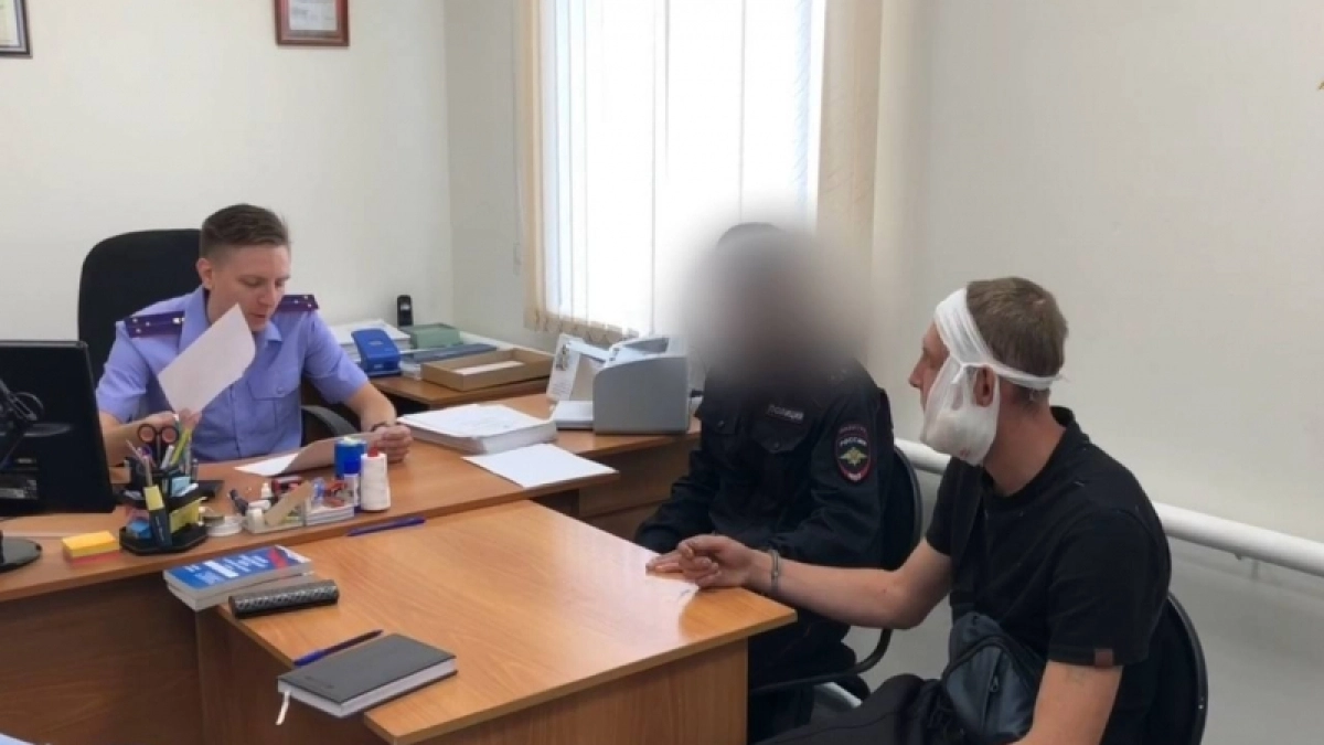 Костромич избивал палкой и морил голодом своего сына