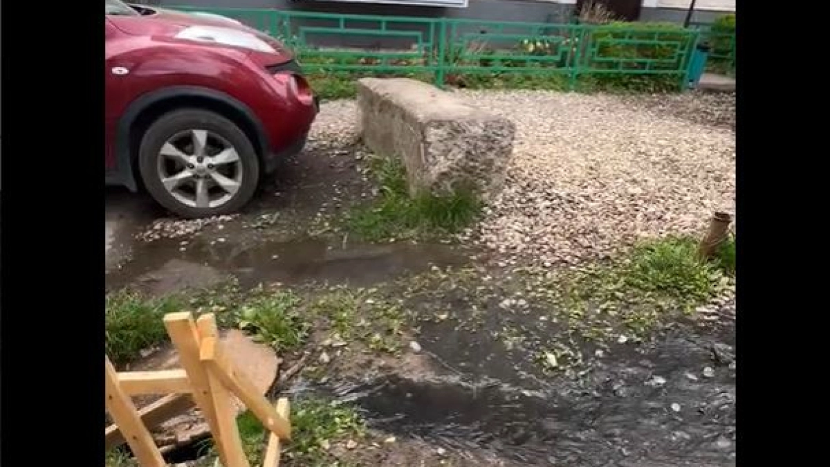 В Костроме канализацией заливает детский сад