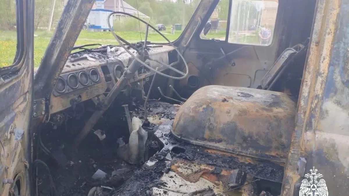 Под Костромой вспыхнул УАЗ
