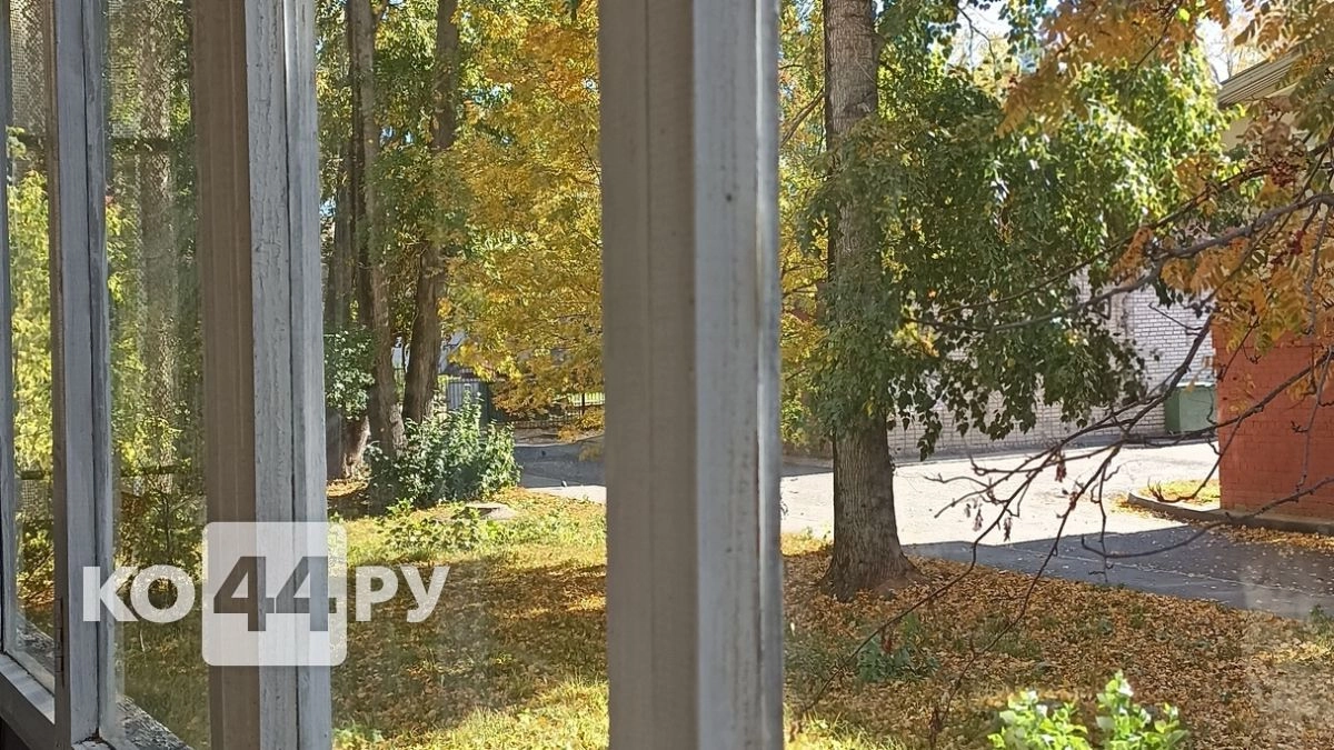 1 ложка в воду для окон - и стекла будто невидимые: ни единого развода, ни капель дождя, ни осевшей пыли - трюк
