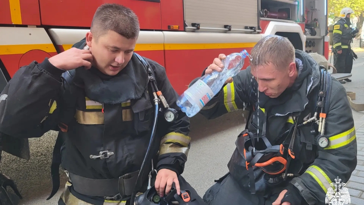 Жара под 35 градусов в Костроме: людей просят покинуть улицы