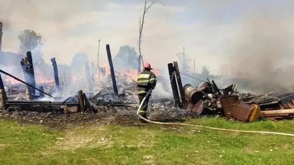 В Костроме спасавшие вещи муж с женой обгорели в пожаре