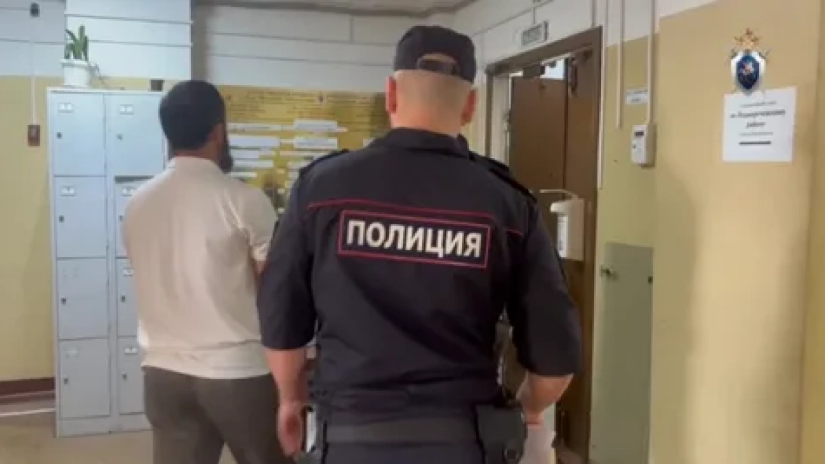 Под Костромой сторож  угнал автобус и разъезжал на нем по улицам